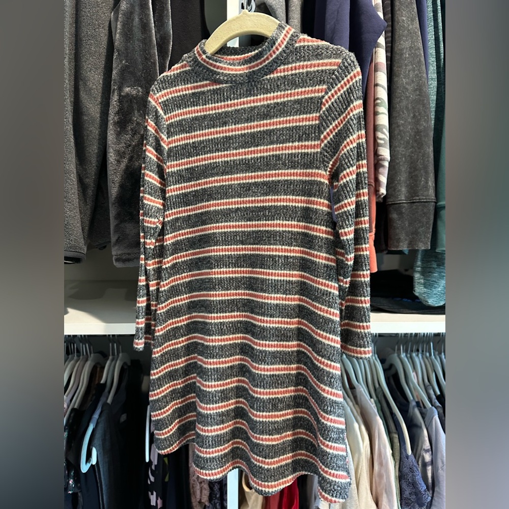 Zara girl size 6 stripe twirl dress. Like new.